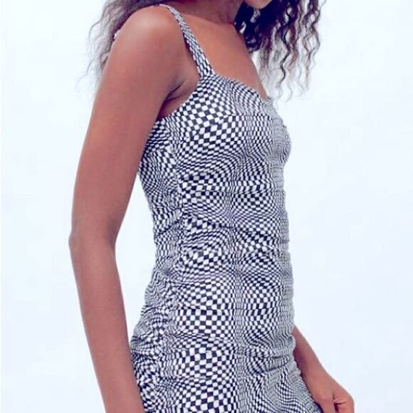 Urban Outfitters Claira Ruched Bodycon Mini Dress; Size small. Like new ! - Picture 4 of 10